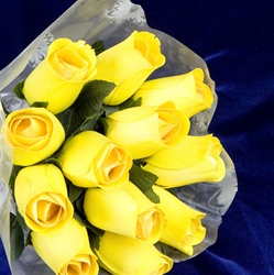 Long-Stemmed Wood Rose Bouquet - Yellow